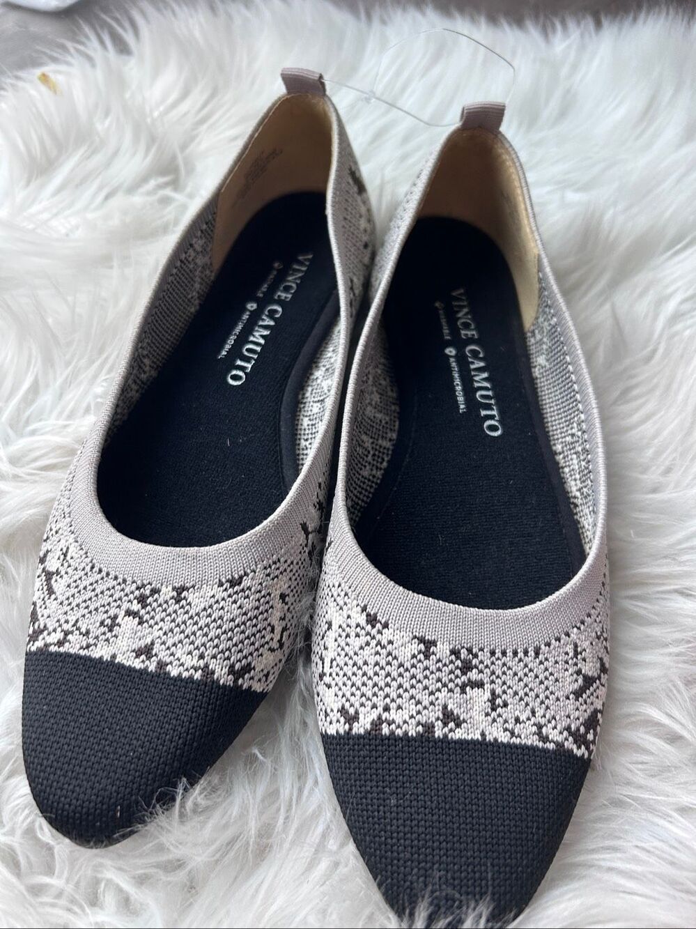 VINCE CAMUTO Femils Knit Cap Toe Flat size 8 black and white Womens